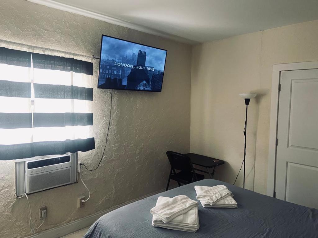 Pretty Private Room, Near The Airport - Free Parking - 01 마이애미 외부 사진